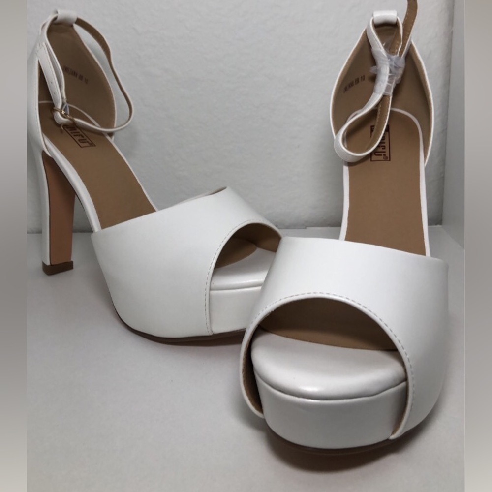 New! Women’s White Platform High Heels with Ankle Strap and Peep Toe Size 10